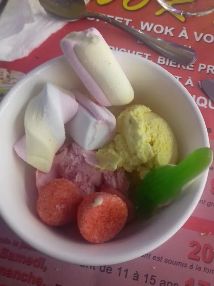 Glace Vanille Fraise Plus Shamalow Bonbons Fraise Et Crocro