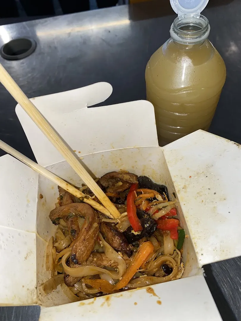 Wok in street | Food Truck